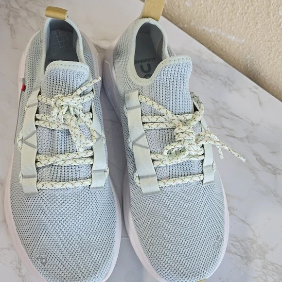 On Cloud Cloudeasy Light Gray Athletic Sneakers - Picture 2 of 14